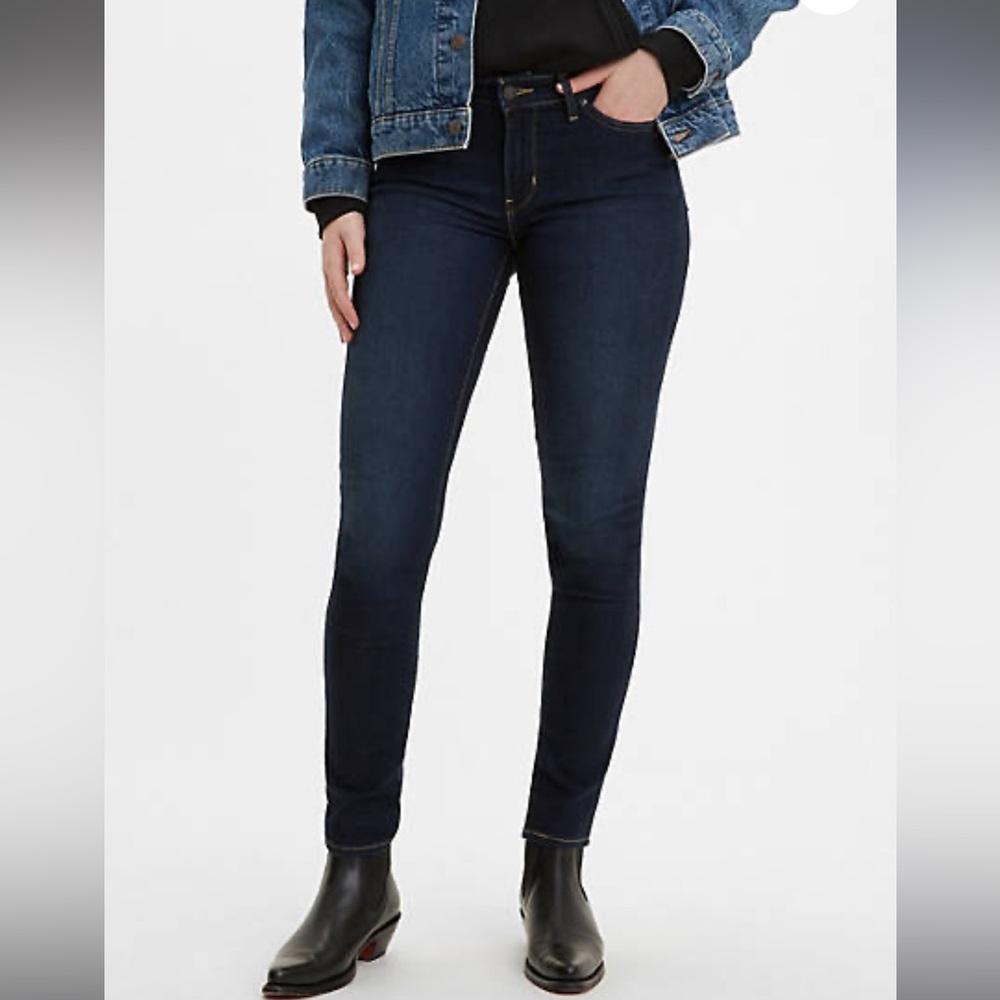 Levi's Curvy Skinny Jeans • Size 25